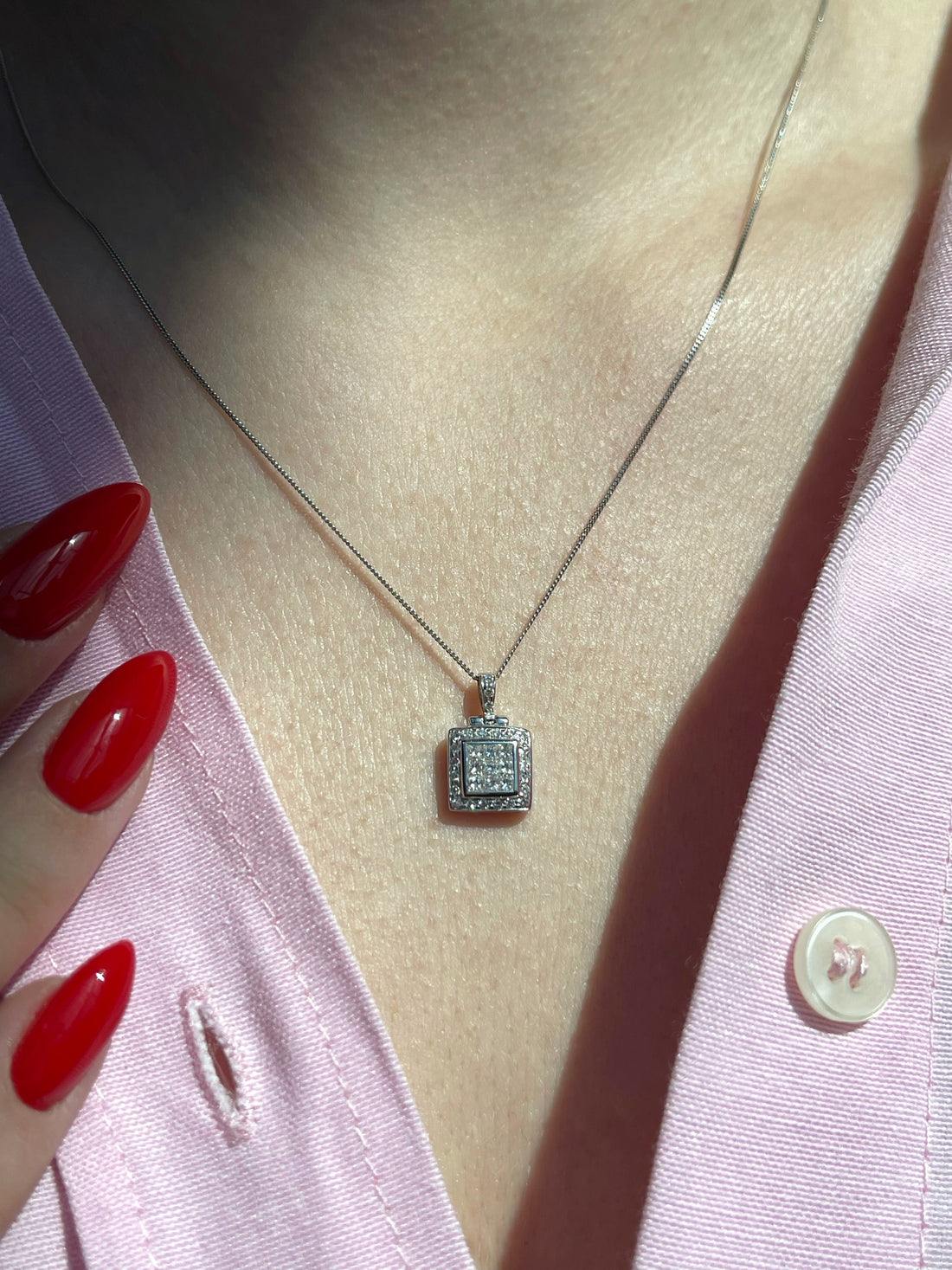 Signature Invisible Setting & Pavé Square Pendant with Natural Diamonds